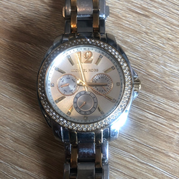 Michael Kors Watch - Picture 5 of 7